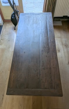 Robuuste eettafel