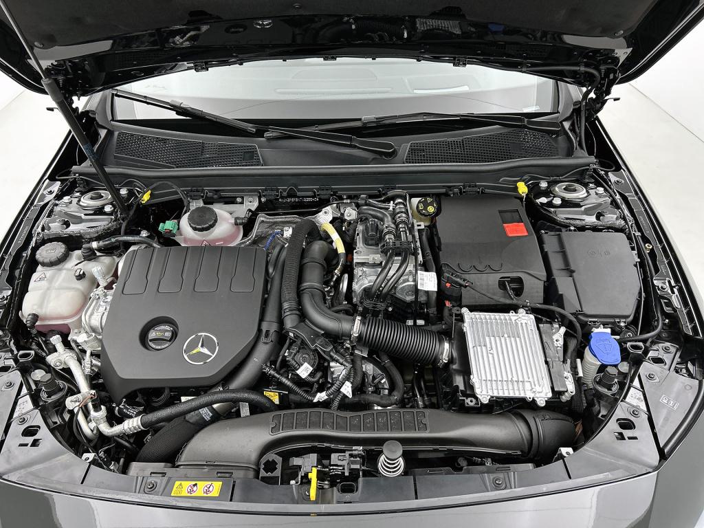 Mercedes-Benz A-Klasse 250 e business solution amg | amg line plus pakket |