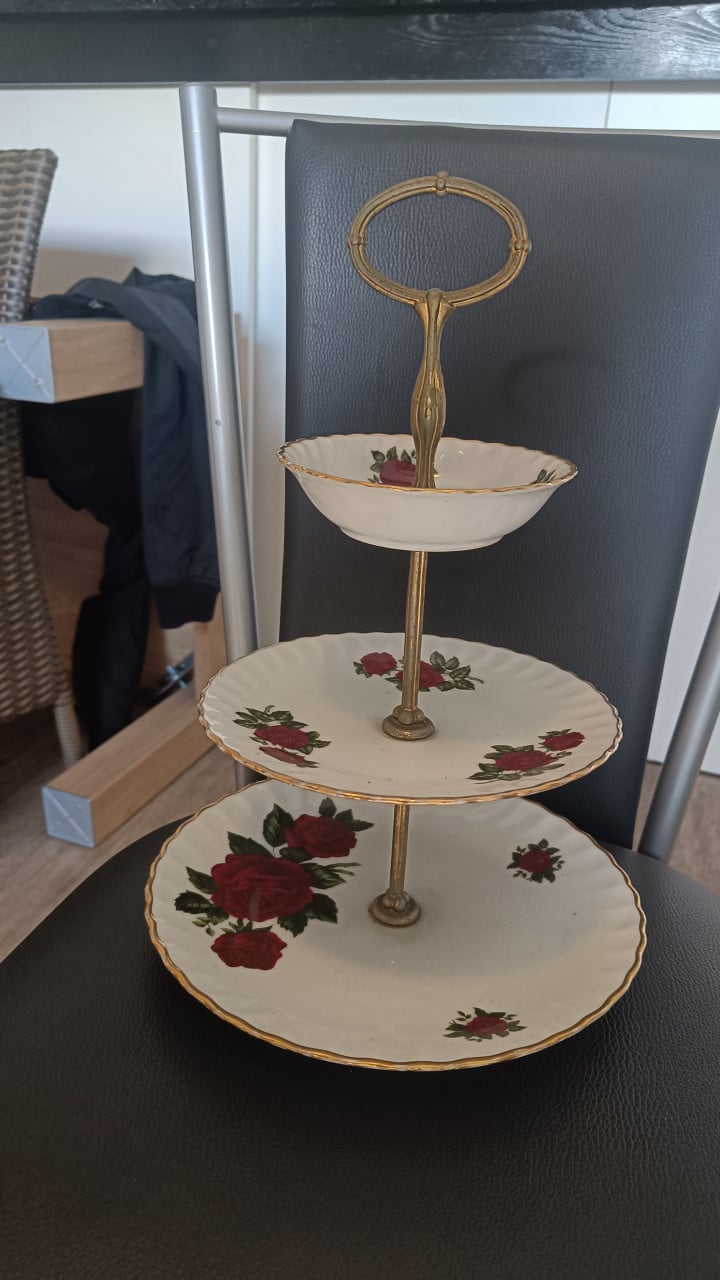 Etagere