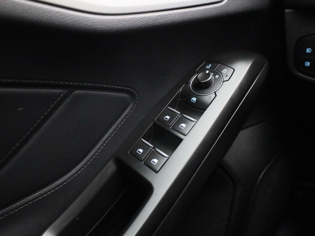 Ford Focus wagon 1.0 ecoboost hybrid trend edition business | cruise contro