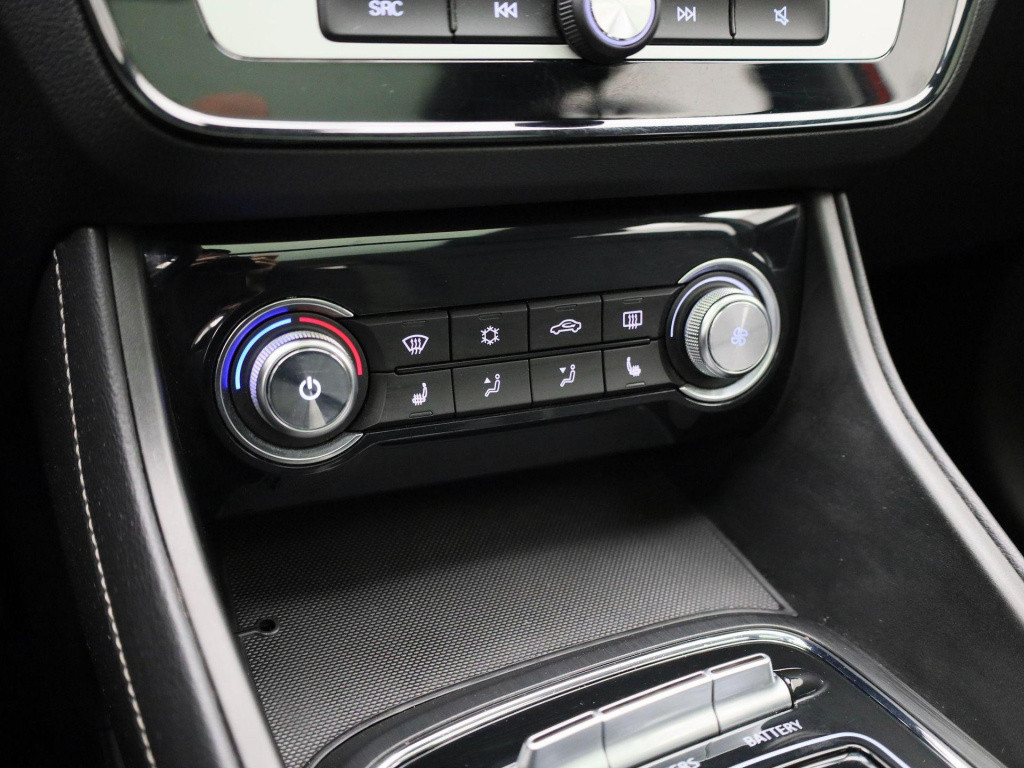 MG Zs-ev luxury 45 kwh aut. | panoramadak | leder | navigatie | airco | sch