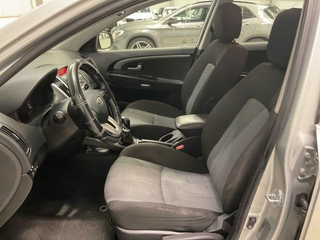 Kia Cee'd 1.4 cvvt x-ecutive clima | cruise | bluetooth | nap | 110 pk etc.