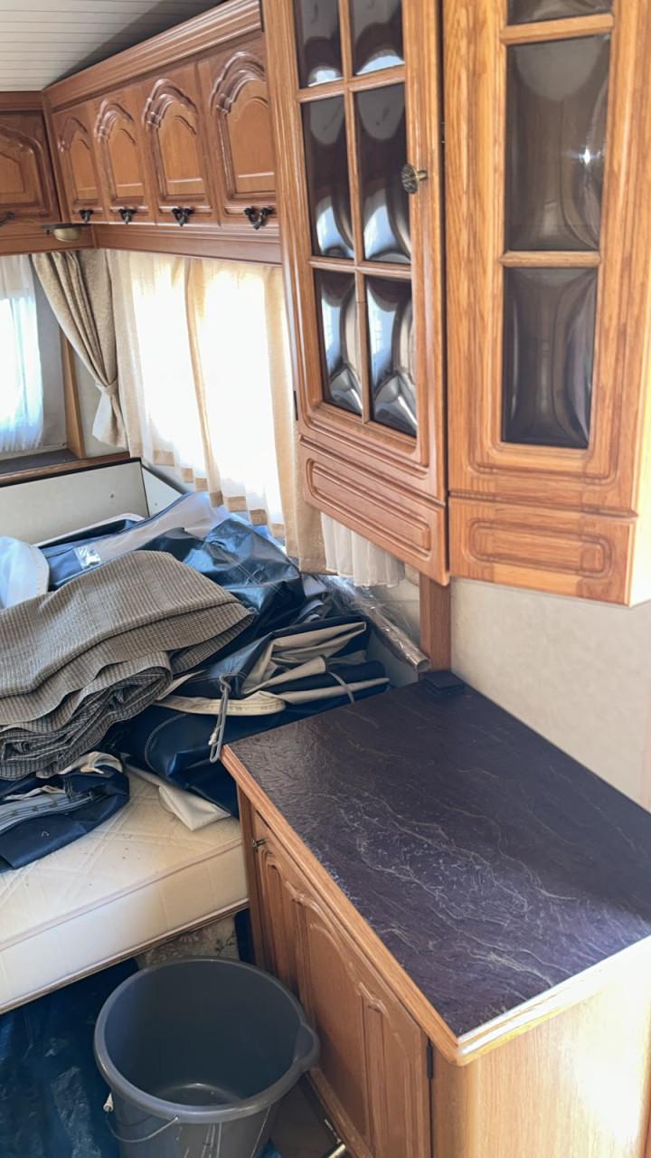 Hobby prestige 425 met voortent luifel en uitbouw