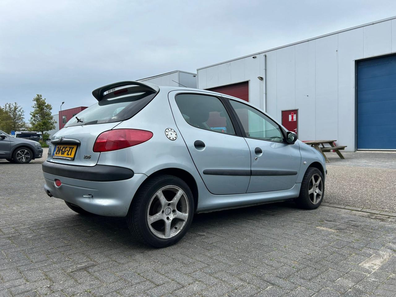 Peugeot 206 1.6 Gentry Bluetooth/Climate Control/Recent Veel Vervangen