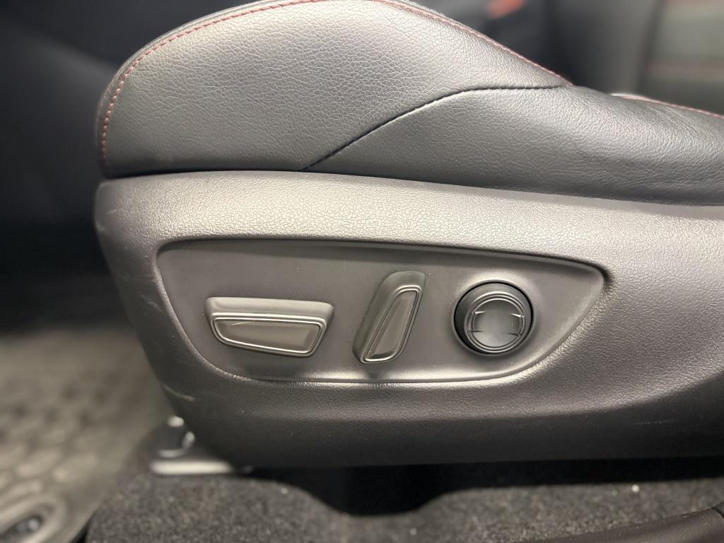 Toyota Rav4 2.5 plug-in hybrid awd executive bi-tone| 360camera| jbl| adap.