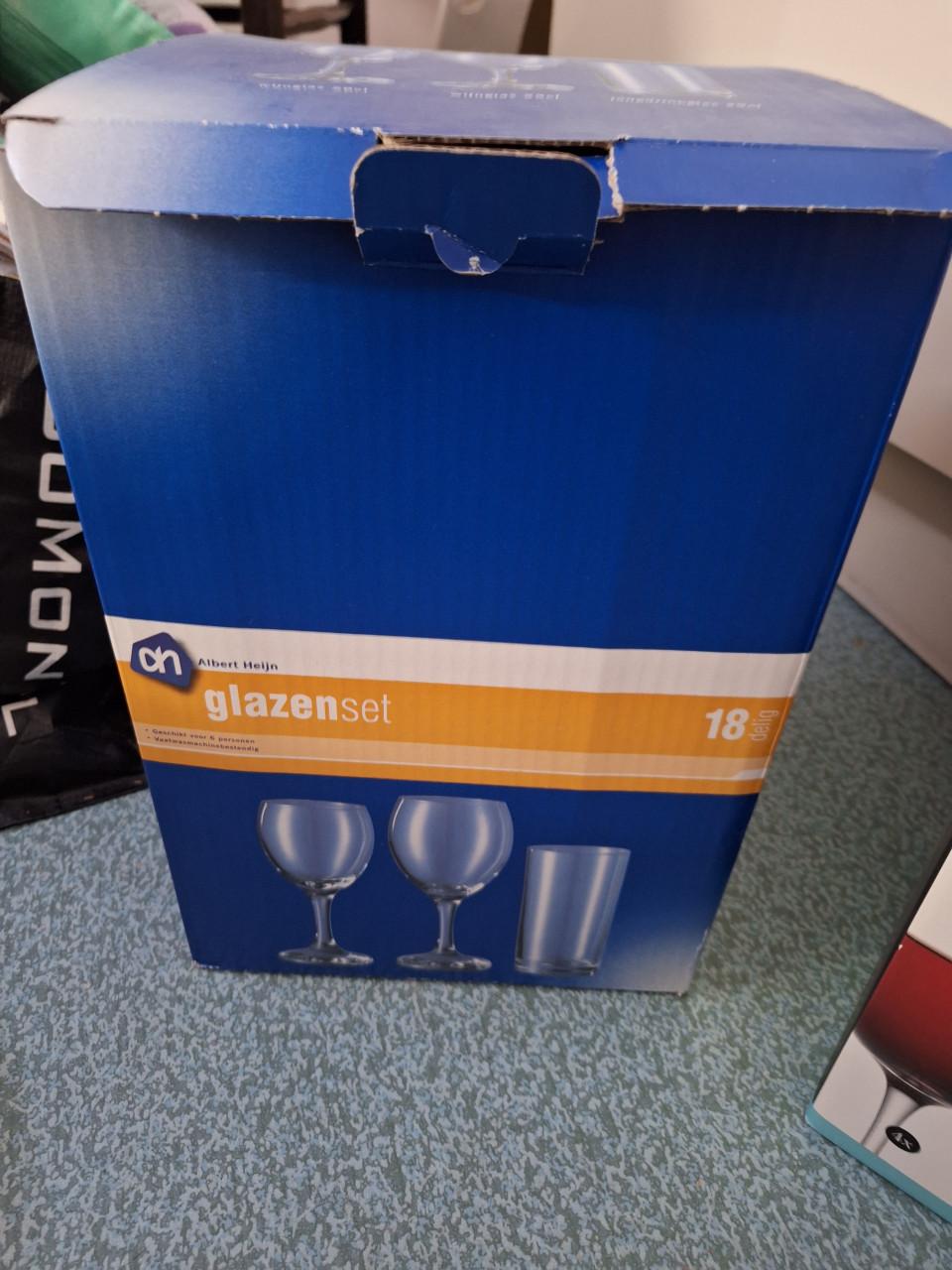 Doos nieuwe glazen