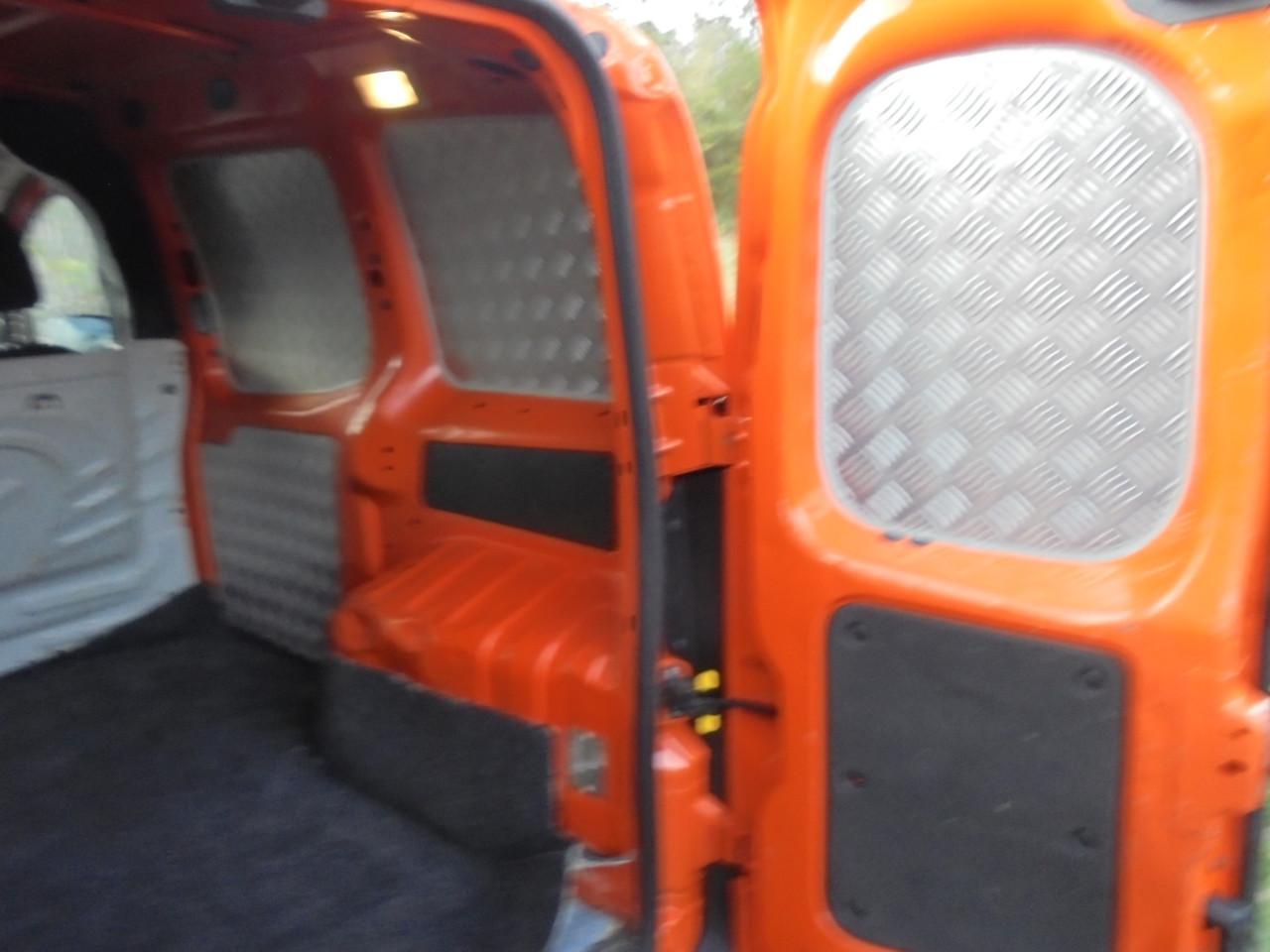 Fiorino Benzine 1.4 met 116.139 Km Bouwjaar 2011 nette auto Apk Sept. 2026