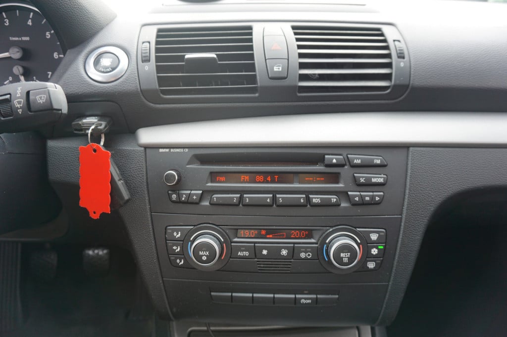 BMW 1 Serie 116i business line airco / elektr. ramen / lm velgen / trekhaak
