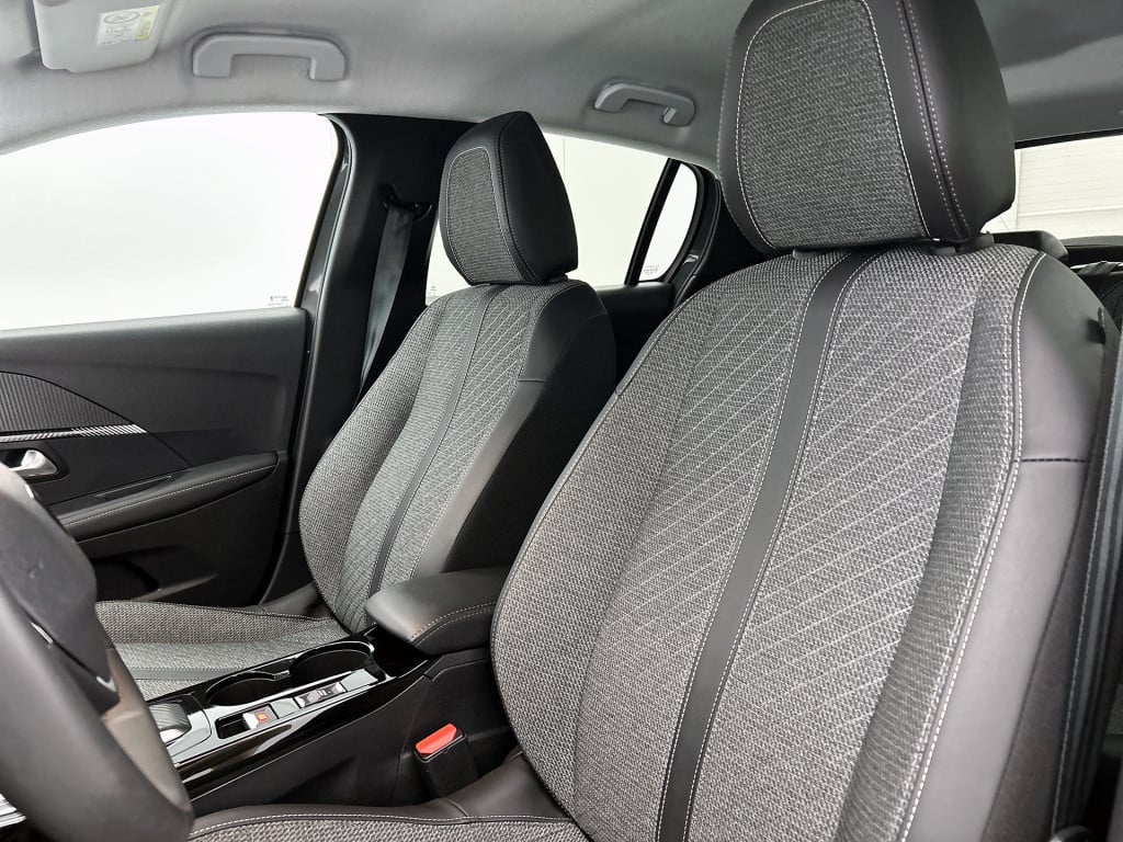 Peugeot 208 hybrid 100 e-dcs6 allure | automaat | | keyless | camera achter