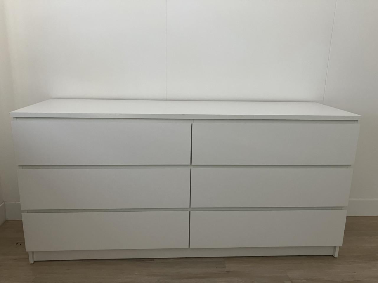 Kledingkast-Bed-Ladenkast-Wasmachine-Eethoek-Zithoek