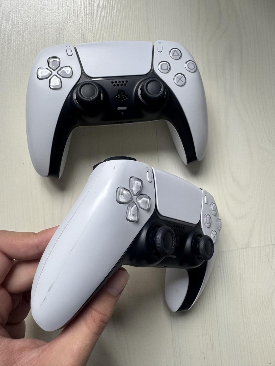 Playstation 5 Disc (V10.40) + 2 controllers, Pulse 3D, BO6 aangeboden