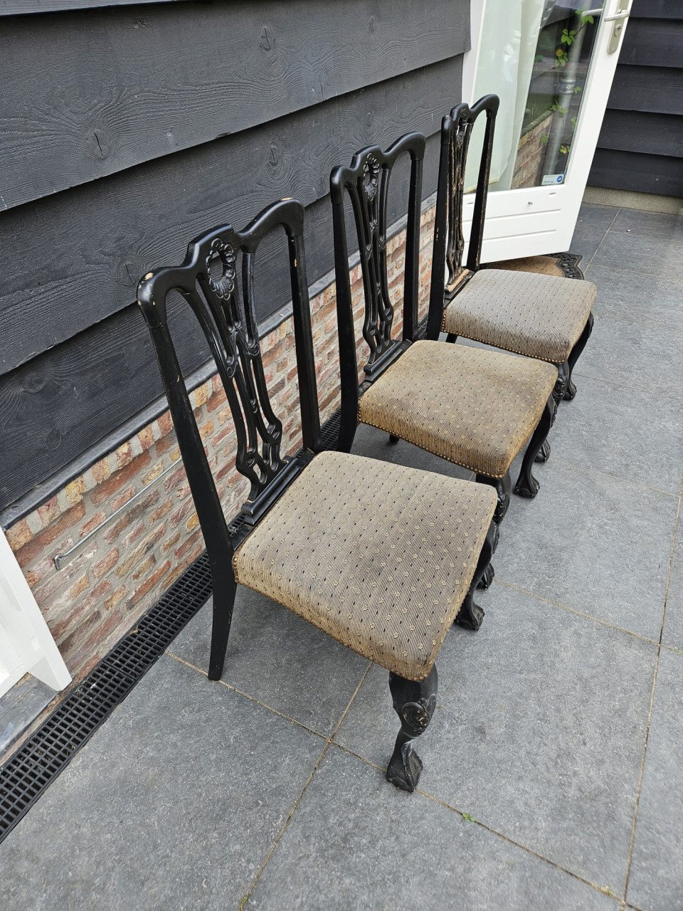Zwarte stoelen