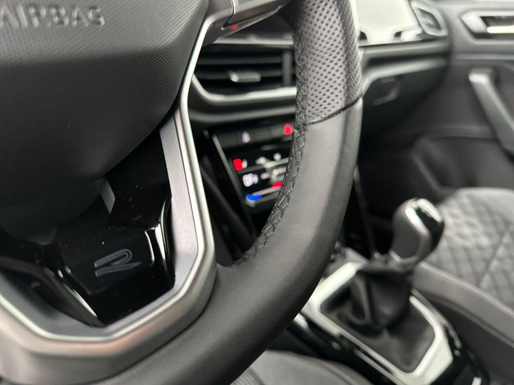 Volkswagen T-roc r-line-edition 1.0 85 kw / 116 pk tsi suv 6 versn. led plu