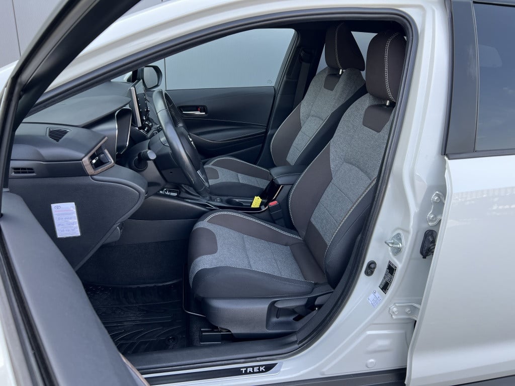 Toyota Corolla Touring Sports 1.8 hybrid trek