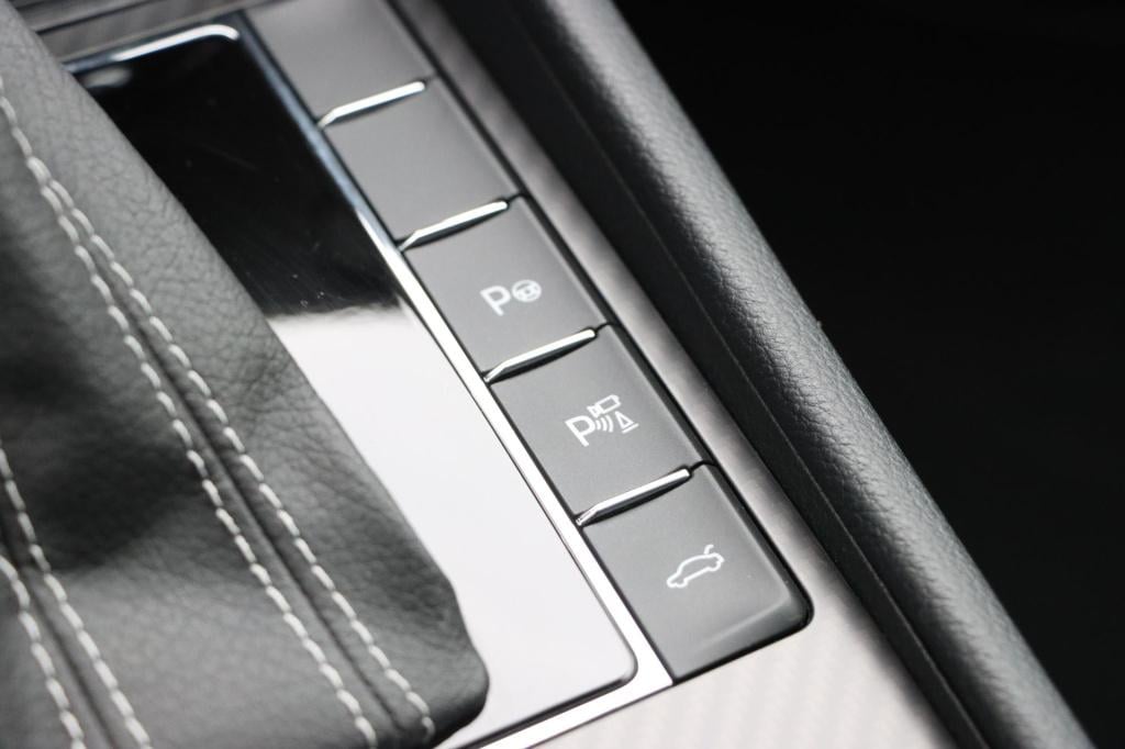 Skoda Superb combi 1.4 tsi iv sportline business 218pk dsg6