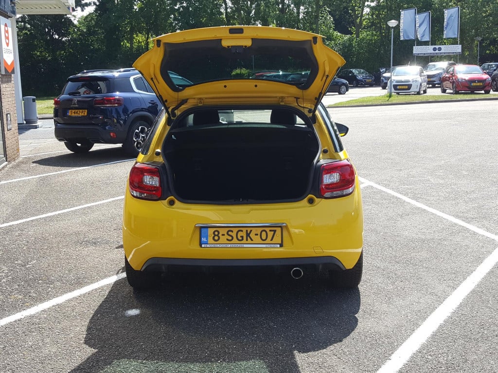 Citroen DS3 1.2 vti 82pk so chic navigatie | cruise & climate control | par