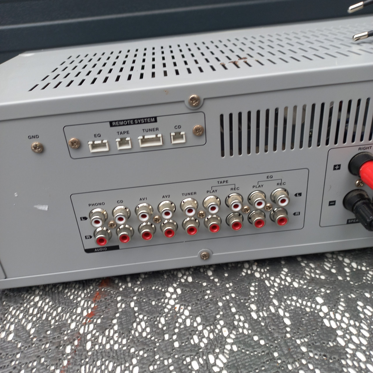 X4-Tech A 1000 -versterker Zilver.