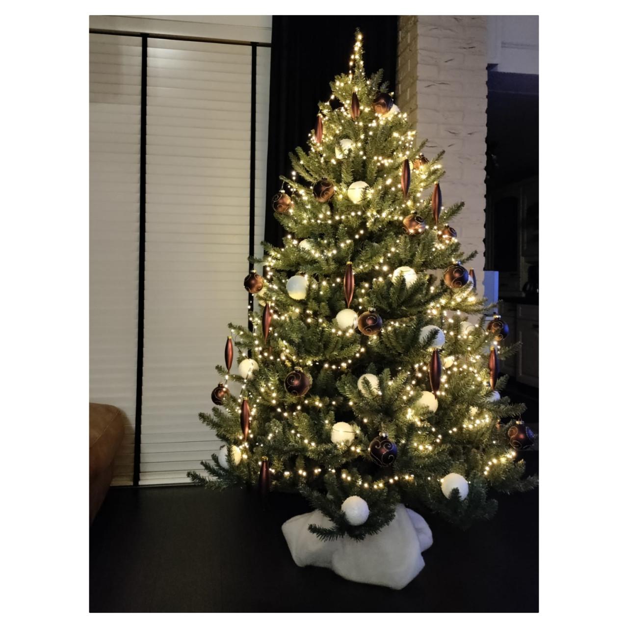 KERSTBOOM ± 1M80 COMPLEET Z.G.A.N.