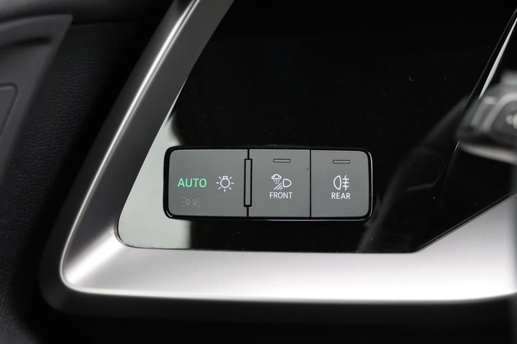 Audi A3 sportback 40 tfsi e s edition 204pk s-tronic l zwart optiek plus | 