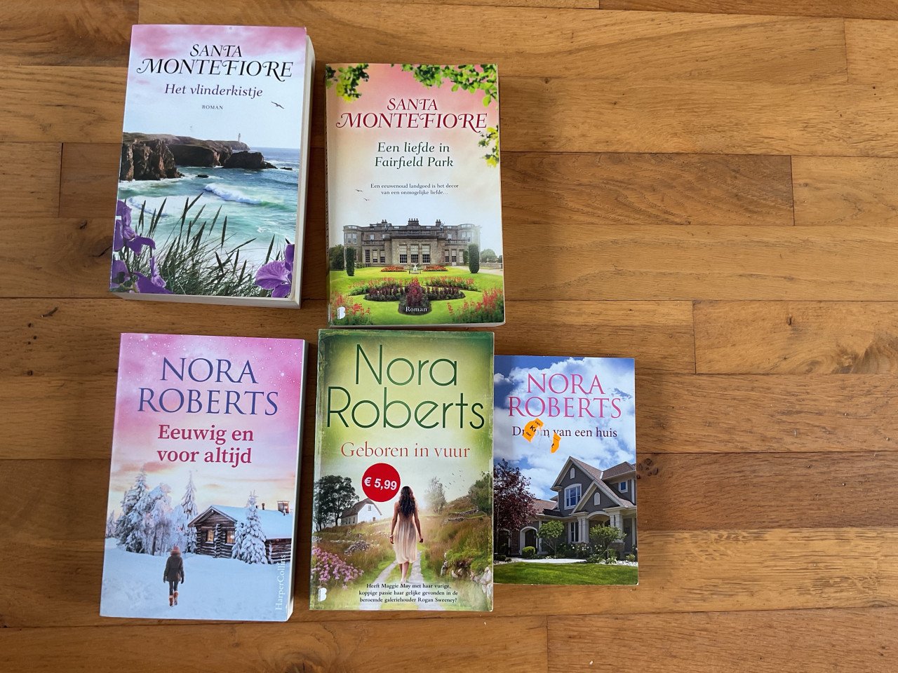 Santa Motefiore en Nora Roberts € 3 samen