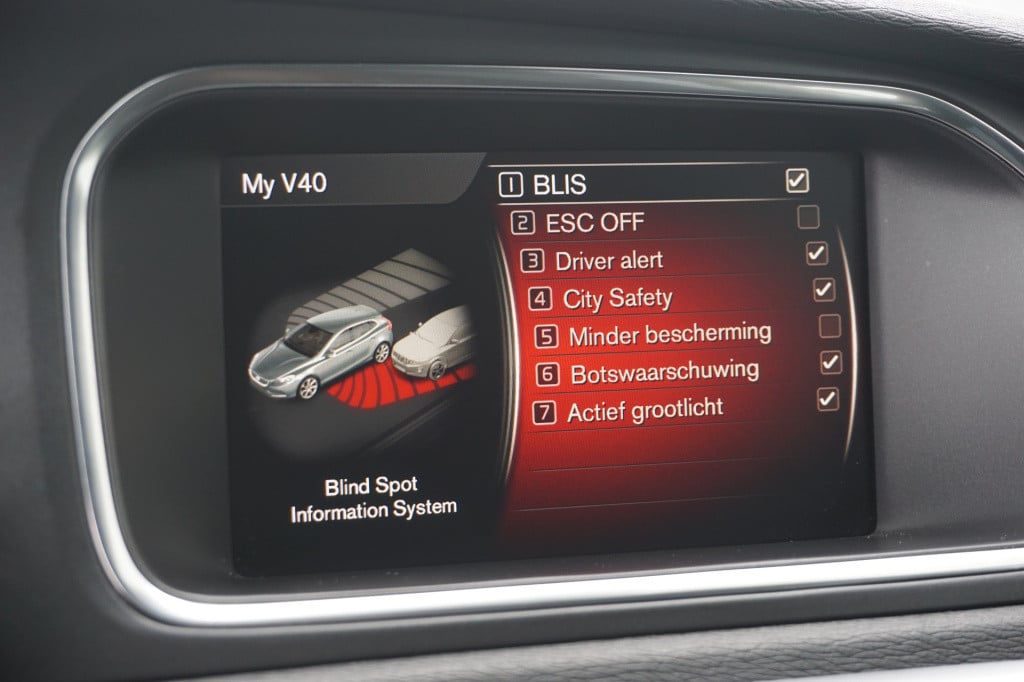 Volvo V40 1.5 t3 polar+ sport automaat / climate / navi / cruise / lane ass