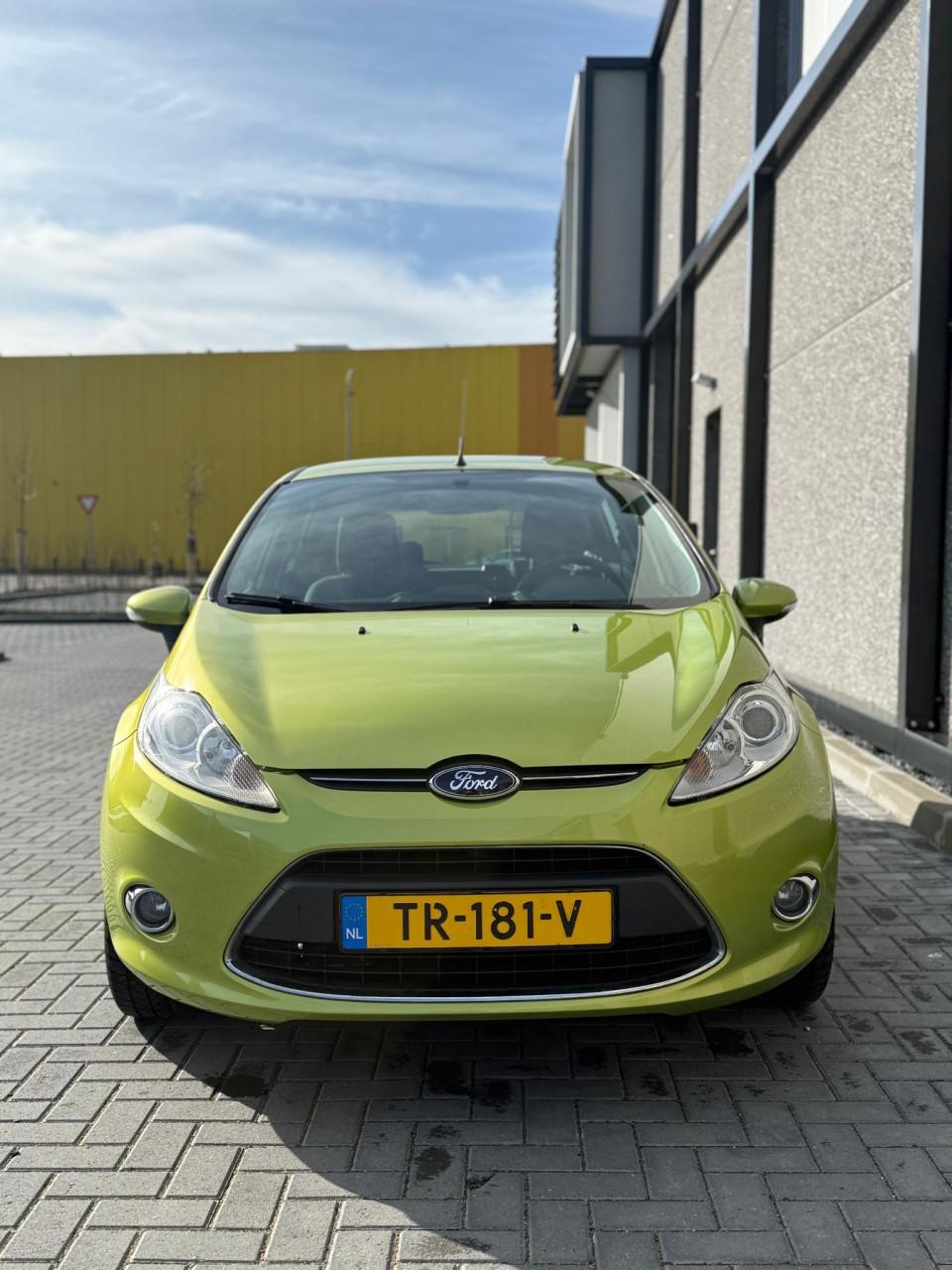 Ford Fiësta 82 pk, LM-velgen, airco, APK, distributieriem