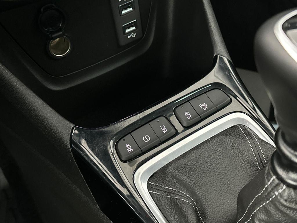 Opel Crossland X 1.2 turbo ultimate | alcantara agr | apple carplay&android