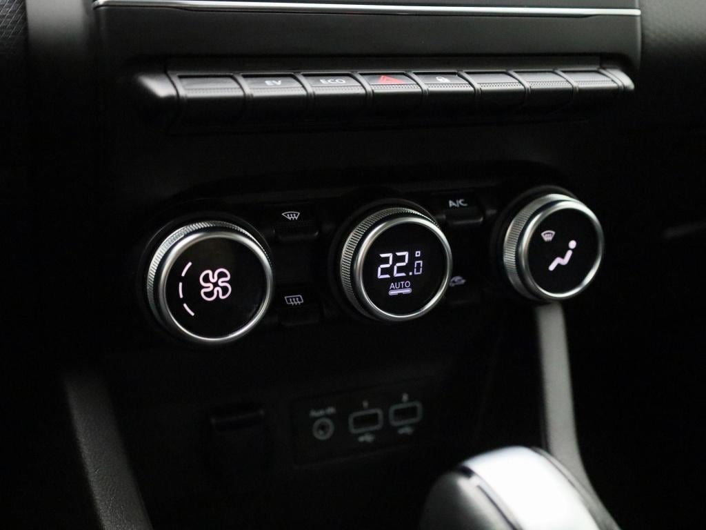 Renault Clio 1.6 e-tech hybrid 140 zen | automaat | parkeer sensoren | navi