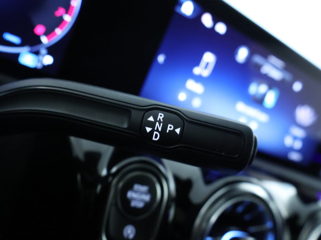 Mercedes-Benz A-Klasse 180 business solution amg | nightpakket | parkeerpak