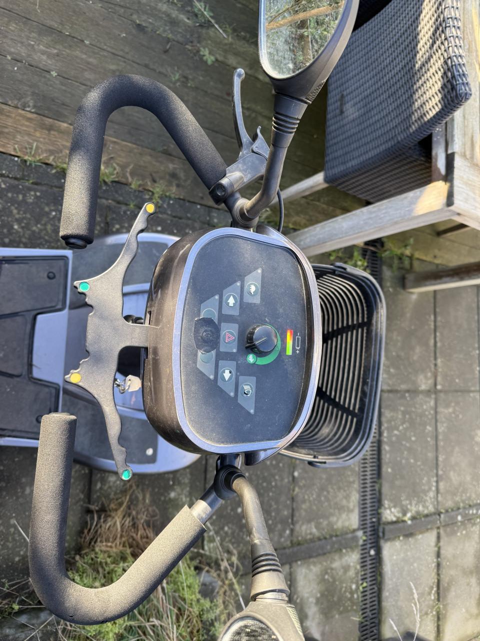 Scootmobiel Sterling S700 handig vervoer ook als je iets hebt gebroken.