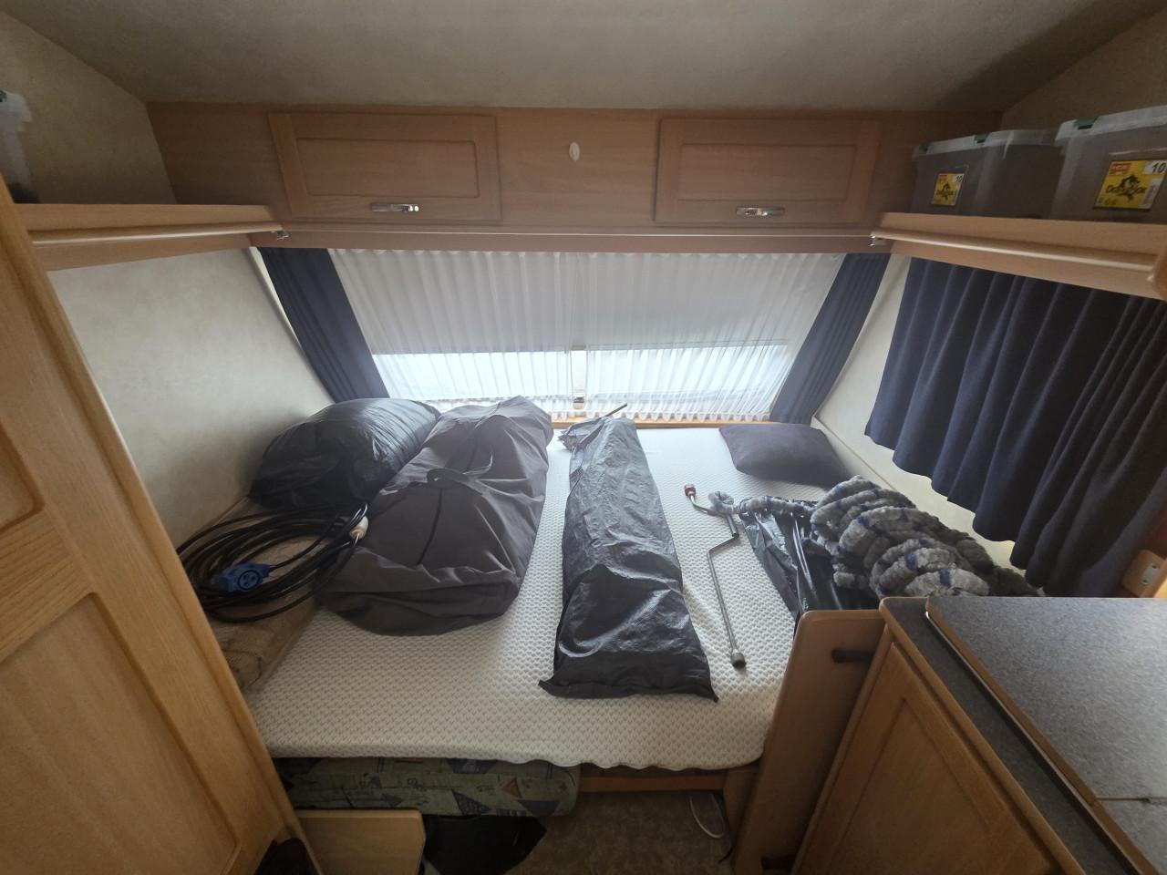 Elddis shadiwline 405cp met enduro mover en fietsenrek