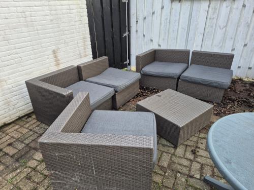Loungeset gratis af te halen inclusief kussens