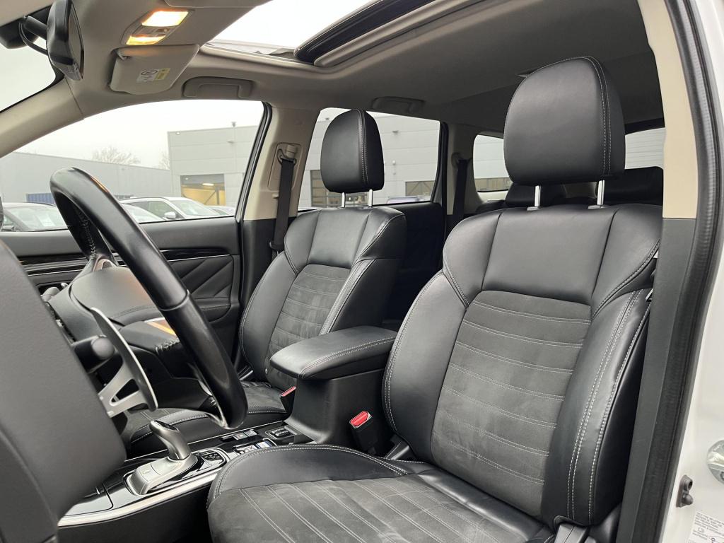 Mitsubishi Outlander 2.4 phev intense+ incl. trekhaak!