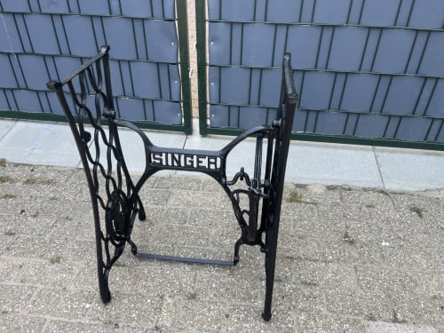 Singer Naaimachine tafel, metaal