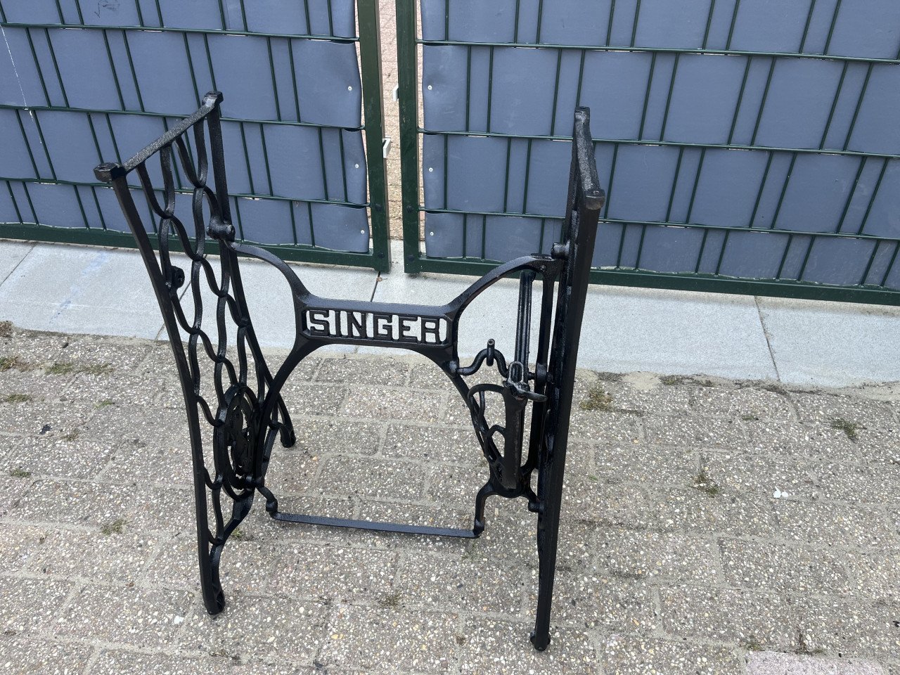 Singer Naaimachine tafel, metaal
