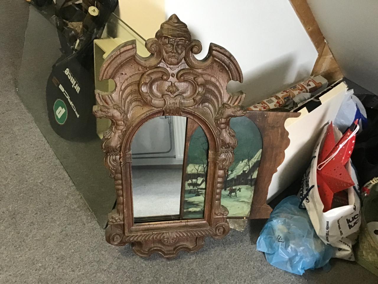 Schilderijtje met verborgen spiegel