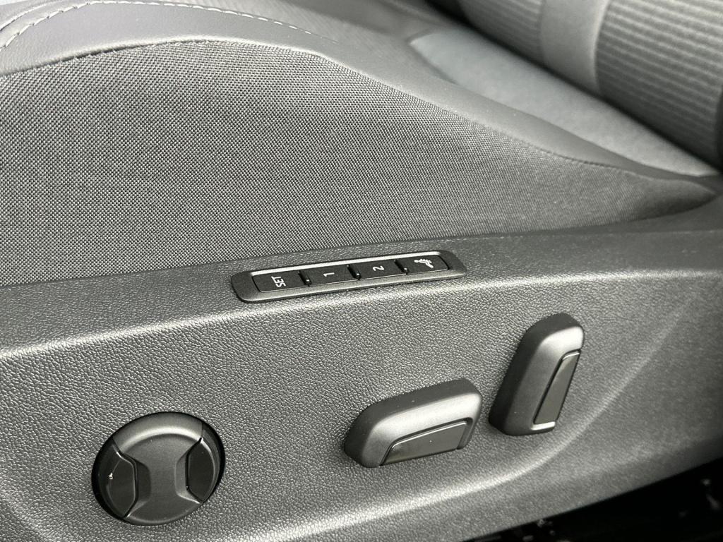Skoda Enyaq Iv business edition elektromotor 210 kw / 286 pk suv