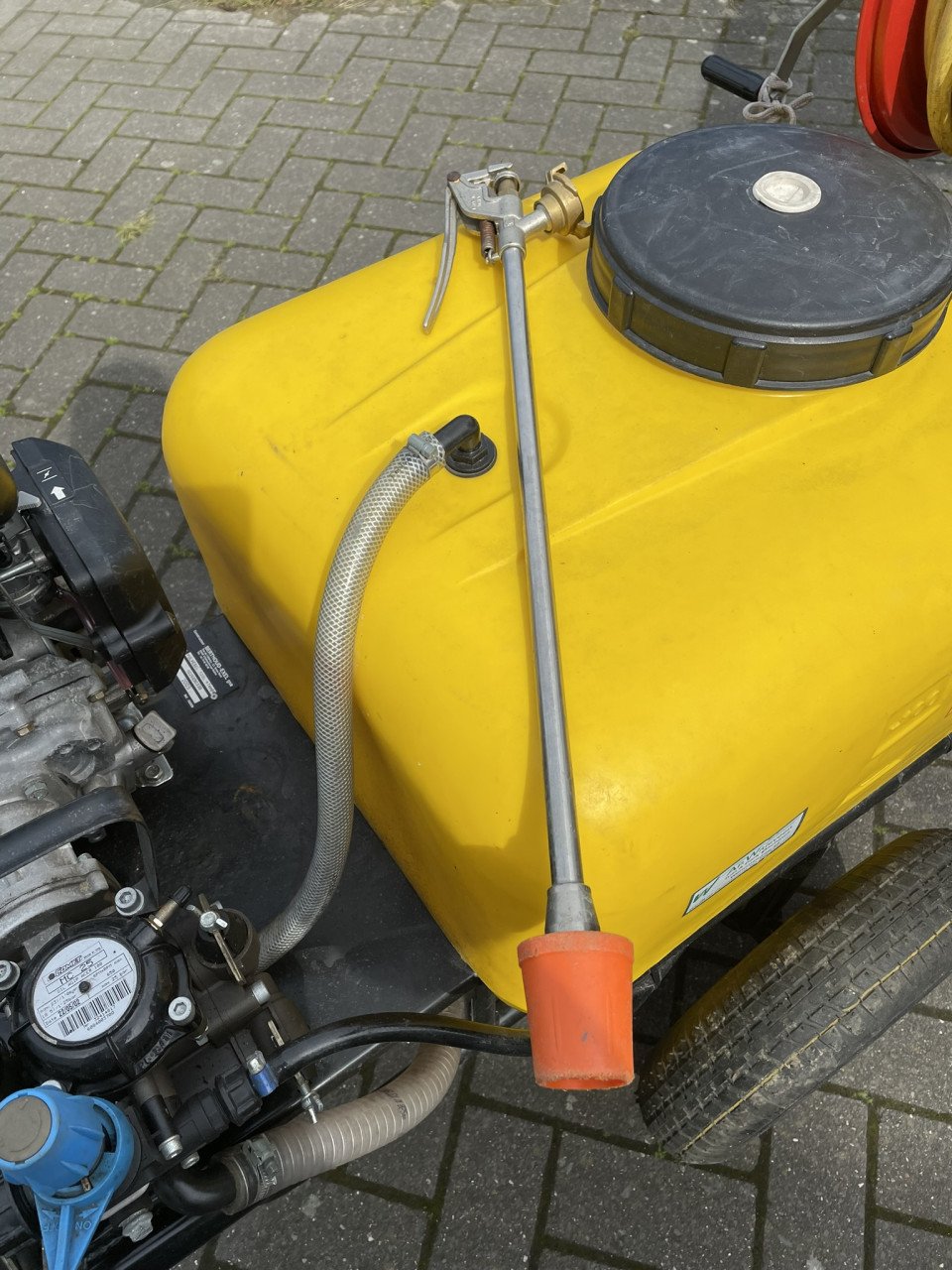 Te koop BERTHOUD 120 gewas spuitwagen