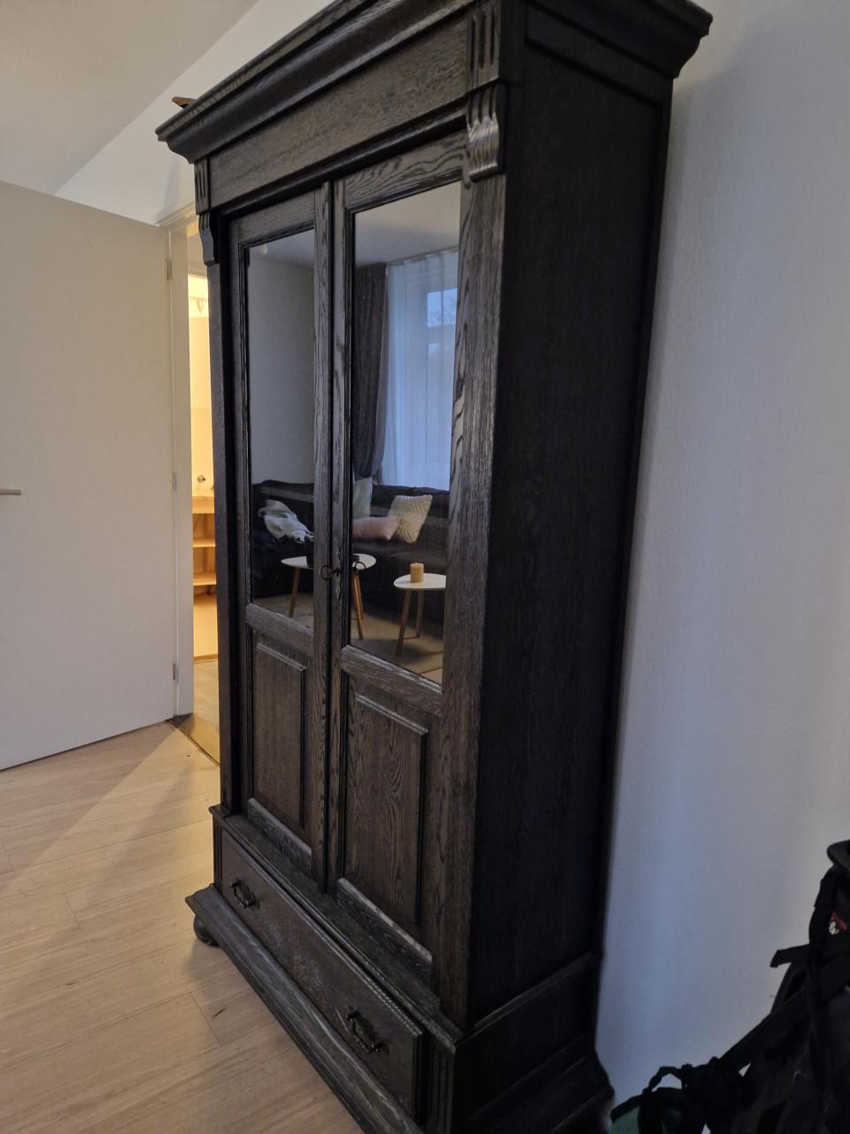 Gratis Zwarte buffetkast