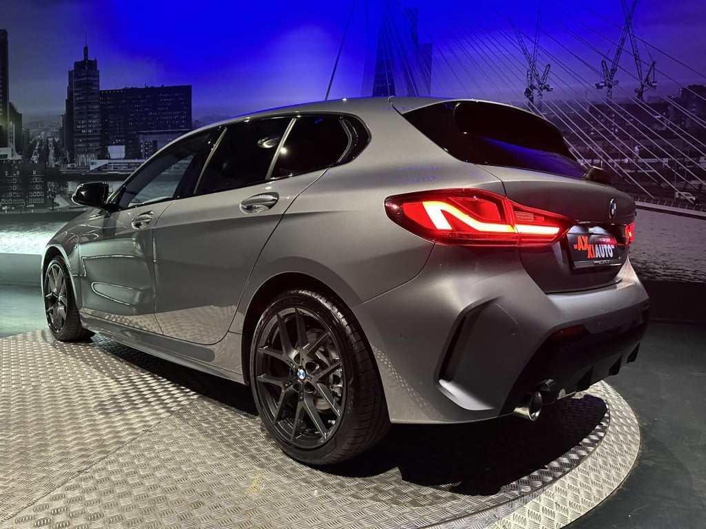 BMW 1 Serie 118i m-sport *carplay*camera*