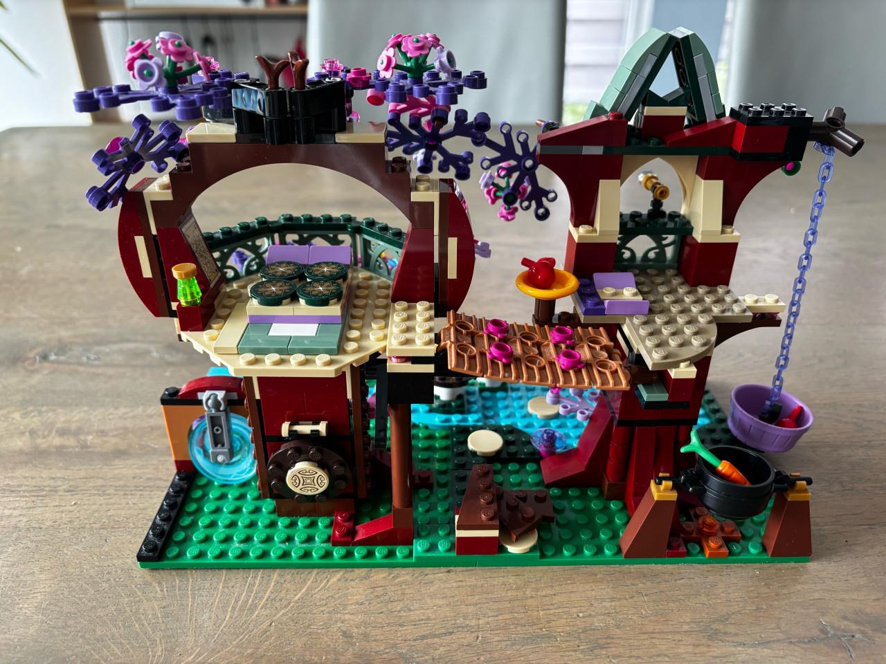 Lego Elves 41075 Het boomhuis van de elfen