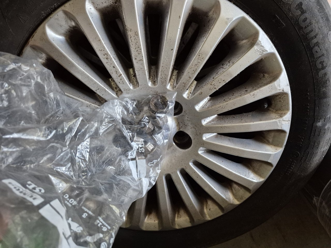 Banden op lichtmetalen velgen