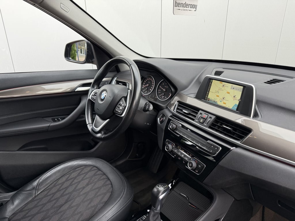 BMW X1 sdrive18i 136pk high executive automaat