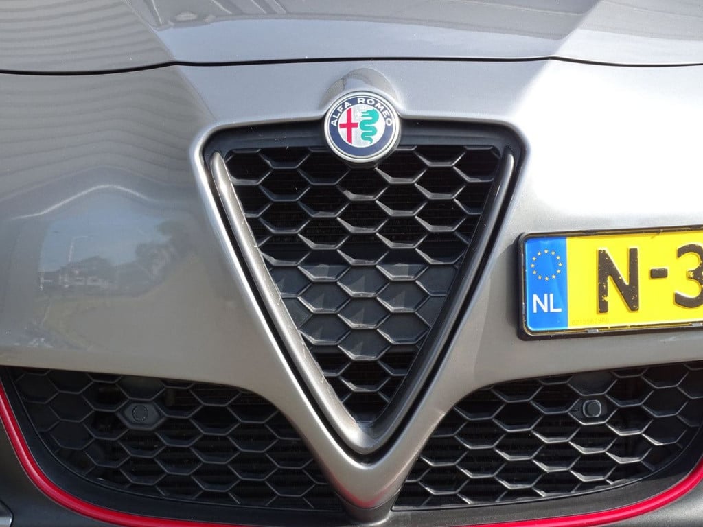 Alfa Romeo Giulietta 1.750 turbo veloce 240pk | sportstoelen | xenon