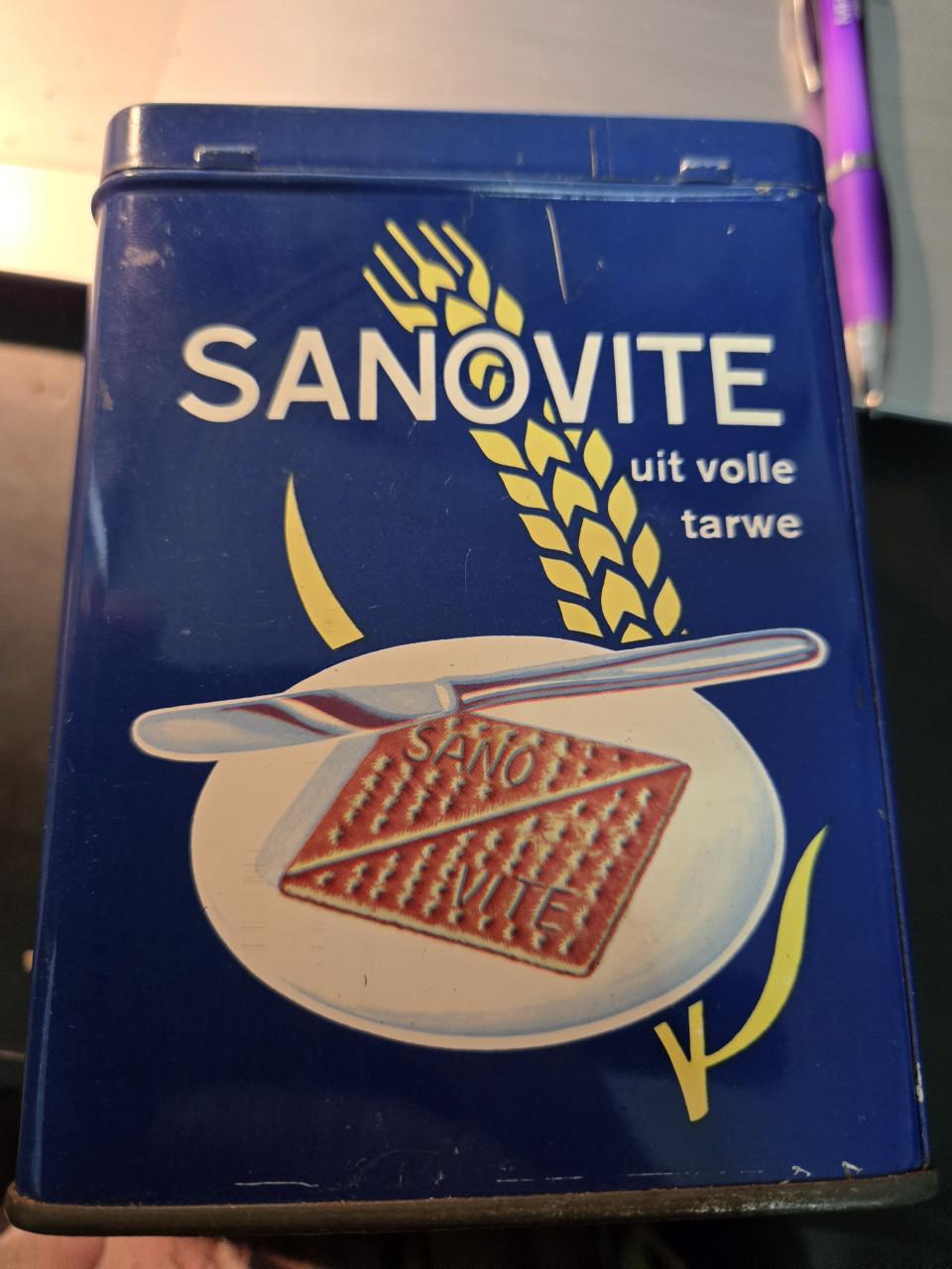 Vintage Sanovite crackerblik uit de jaren 70.