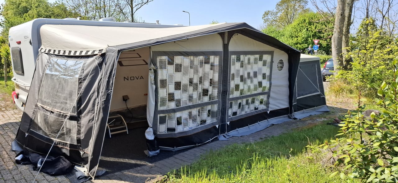 Eriba Nova HN545 bj 2011 airco mover EP levelsysteem, vloerverwarming