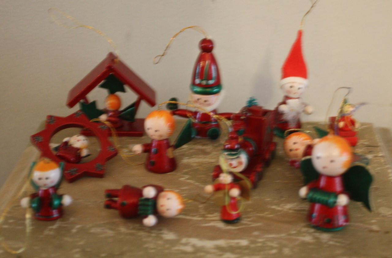 Set van 12 vintage houte kersthangers