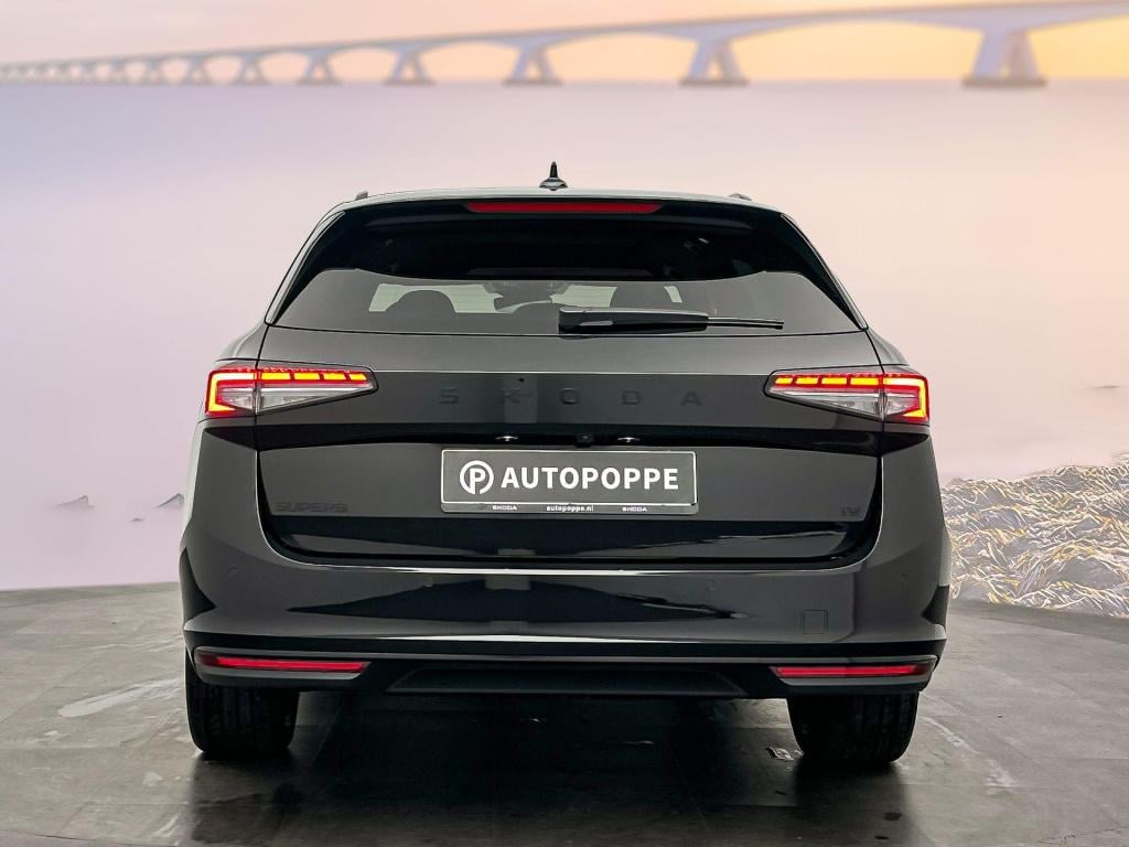 Skoda Superb sportline business 1.5 tsi phev 150 kw / 204 pk co