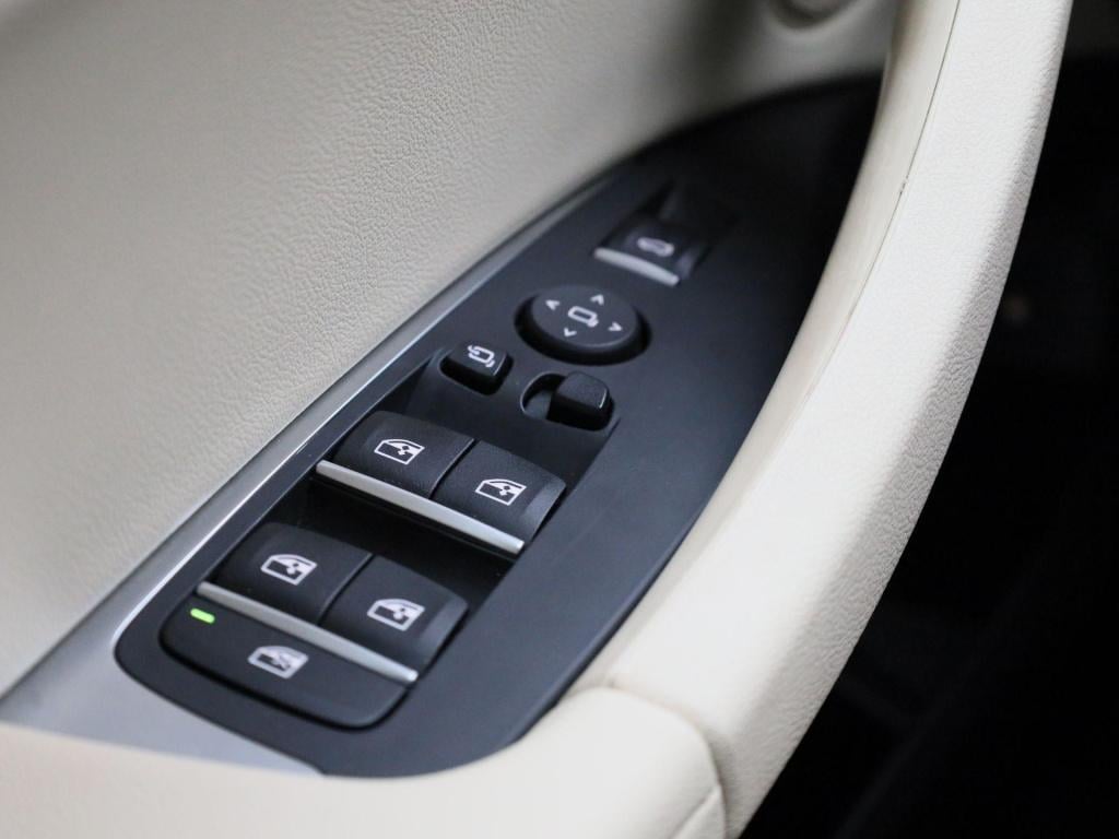 BMW X3 xdrive30e (135 kw) | automaat | stoel verwarming | virtual cockpoit 