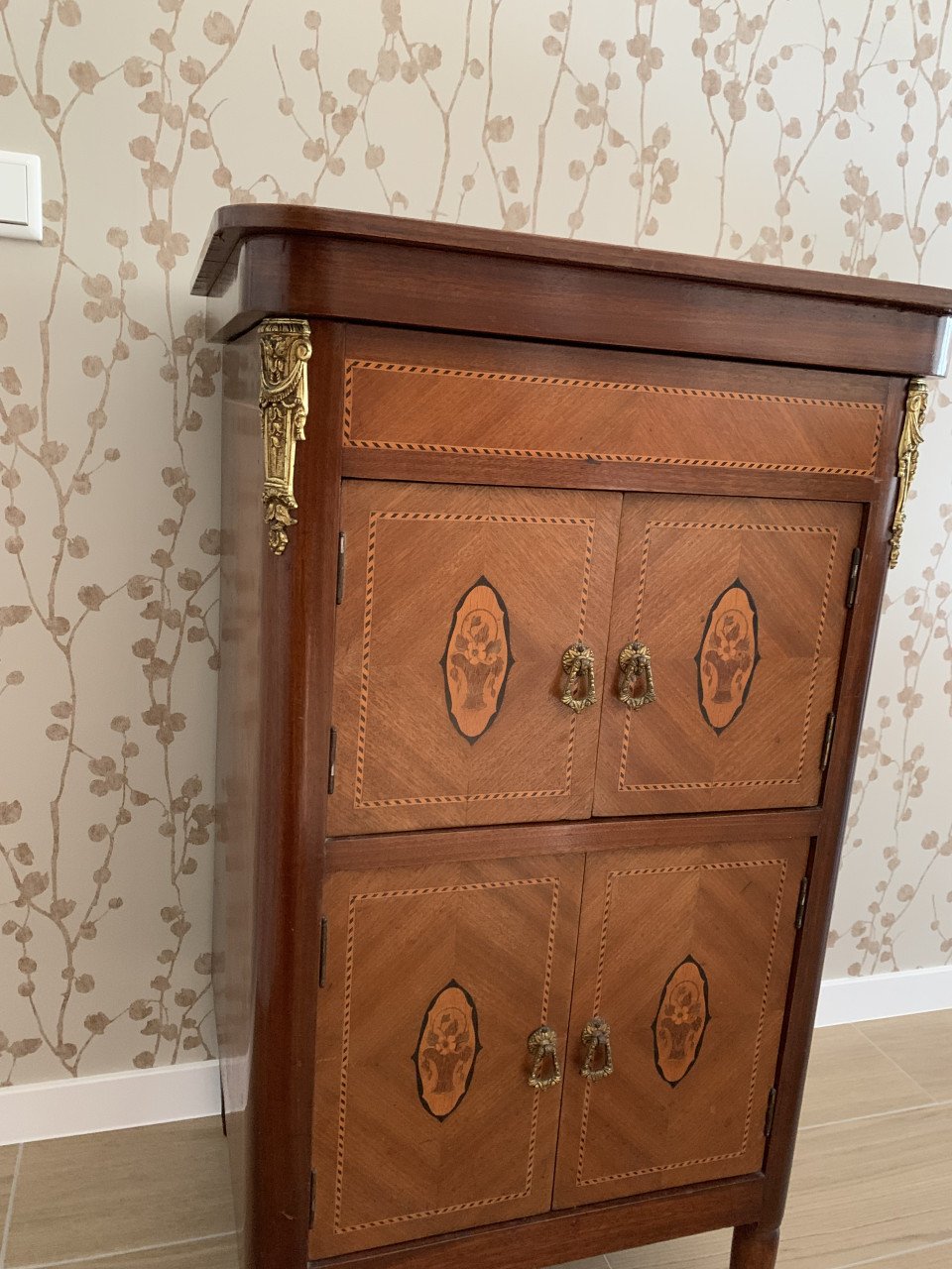 ✨Schitterend Sfeervol Bijzonder Antiek Houten Kastje✨